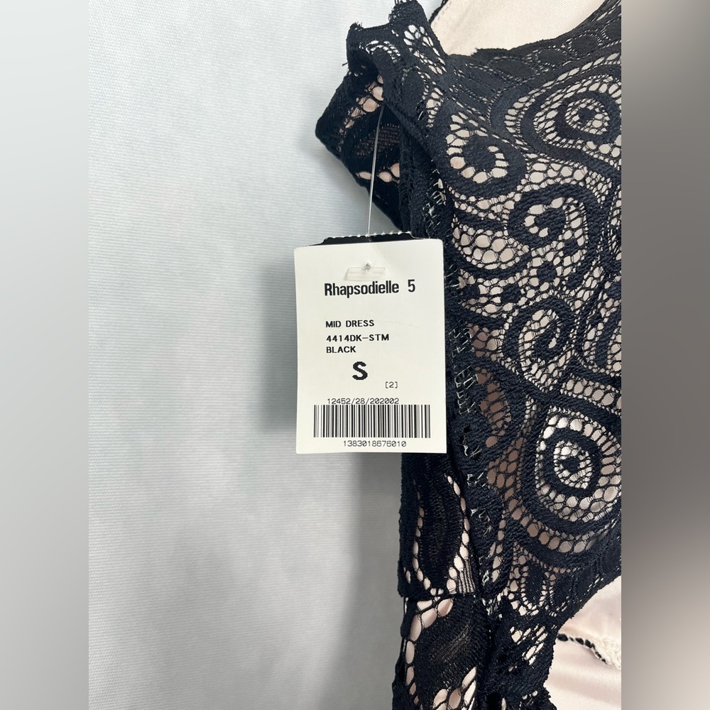 Asymmetrical Black and cream lace halter dress with zip on open back NWT - Picture 4 of 6